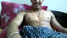 Hung Uncut Indian Guy Wanking on Cam