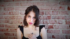 Amateur webcam babe showing her sexual goods