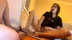 Amateur preggo hoe toys her pussy close up in fetish solo