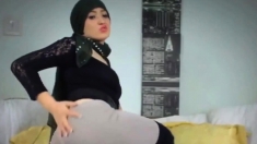 Hijab Girl Muna Twerk Cam