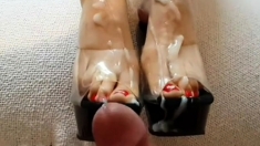 HUGE CUMSHOT FOOT FETISH FEET HEELS COMMENT PLS